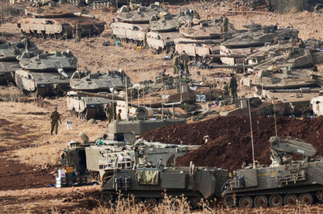 israeli-soldiers-work-on-tanks-at-a-staging-area-in-northern-israel-near-the-israel-lebanon-border-tuesday-oct-1-2024-ap-photobaz-ratner