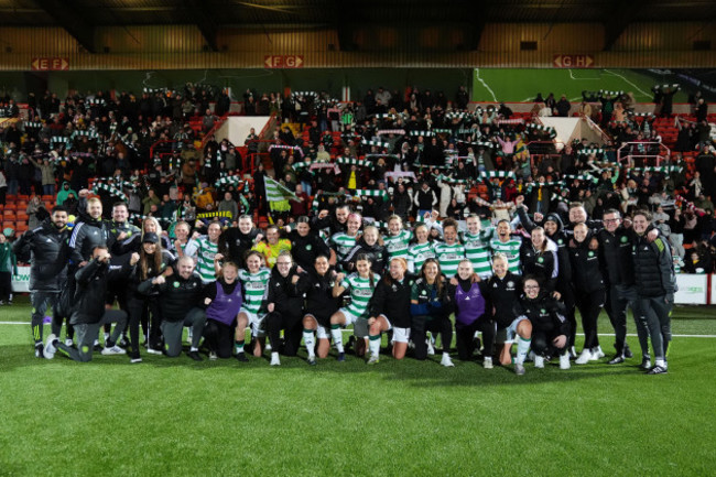 celtic-players-and-staff-celebrate-after-winning-the-uefa-womens-champions-league-second-round-qualifying-second-leg-match-at-the-albert-bartlett-stadium-airdrie-picture-date-thursday-september