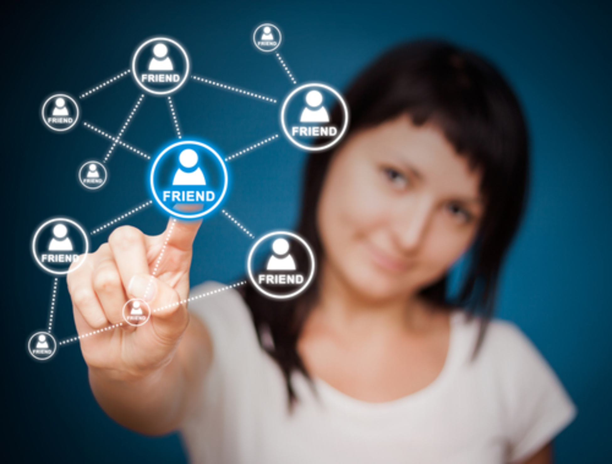 Социальные сети иллюстрации. Соцсеть добавить в друзья. Социальная сеть интернет список. Общение в соцсетях. Общение в социальных сетях.