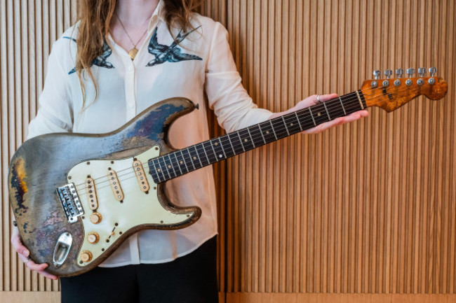 london-uk-8th-july-2024-a-1961-fender-stratocaster-estimate-of-700000-1000000-the-lead-item-in-the-collection-of-rory-gallagher-to-be-auctioned-at-bonhams-on-17-october-in-new-bond-street