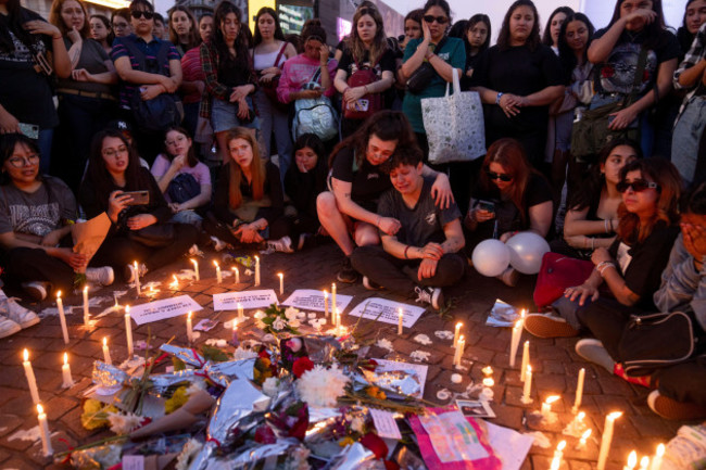 fans-of-former-one-direction-singer-liam-payne-gather-at-the-obelisk-to-honor-him-one-day-after-he-was-found-dead-at-an-hotel-in-buenos-aires-argentina-thursday-oct-17-2024-ap-photovictor-r-ca