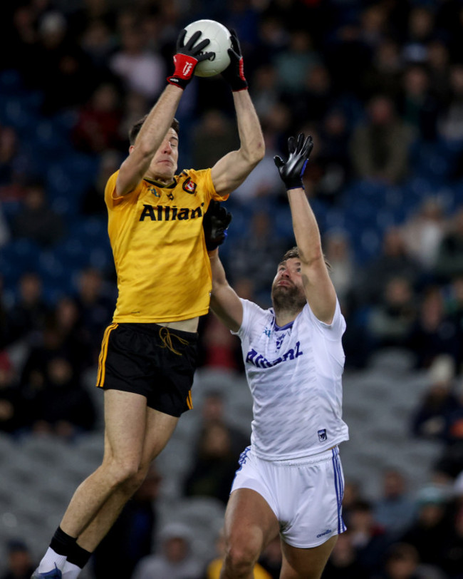 niall-grimley-competes-at-the-throw-in-with-aidan-oshea