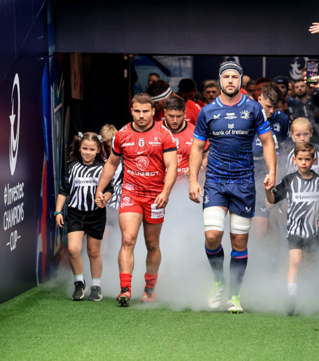 antoine-dupont-and-caelan-doris-with-the-investec-mascots-before-taking-to-the-pitch