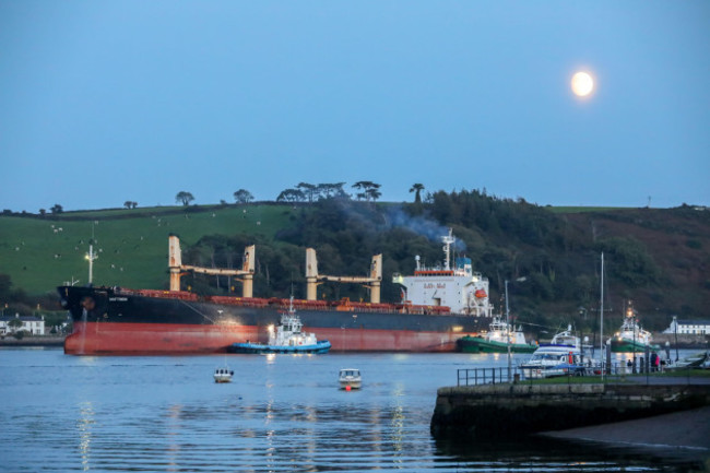 marino-point-cork-ireland-26th-september-2023-bulk-carrier-mv-matthew-suspected-of-carrying-a-large-quantity-of-cocaine-arrives-at-marino-point-cork-where-a-search-of-the-ship-will-take-place