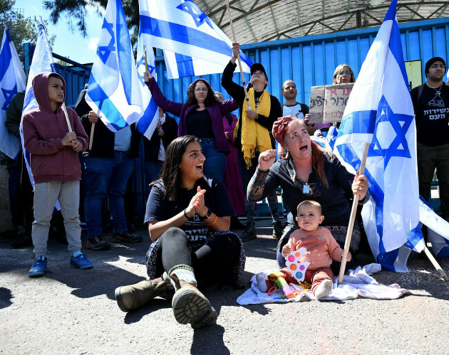 jerusalem-israel-20th-mar-2024-israeli-right-wing-activists-take-part-in-a-protest-blocking-the-entrance-to-the-unrwa-united-nations-relief-and-works-agency-for-palestine-refugees-headquarters-i