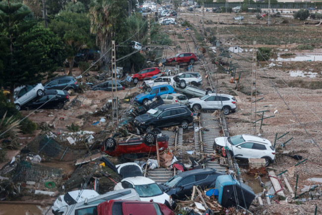 effects-of-the-dana-in-the-municipality-of-alfafar-on-october-30-2024-in-valencia-valencian-community-spain-the-comunitat-valenciana-has-registered-the-most-adverse-cold-drop-of-the-century-i