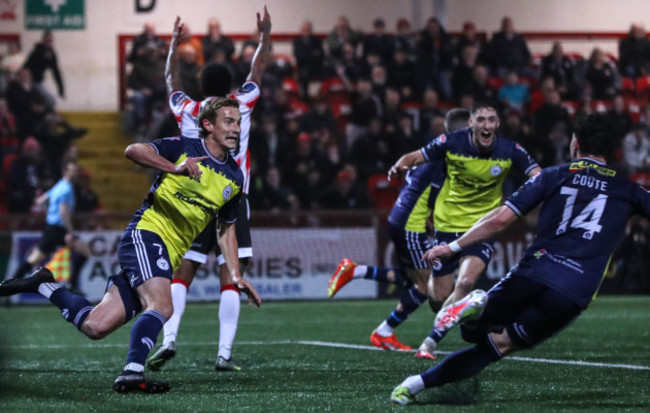 harry-wood-celebrates-scoring-their-first-goal-late-in-the-game