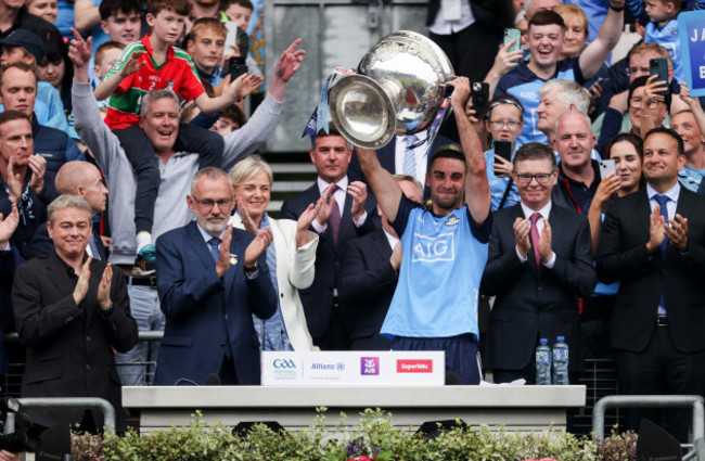 james-mccarthy-lifts-the-sam-maguire-cup