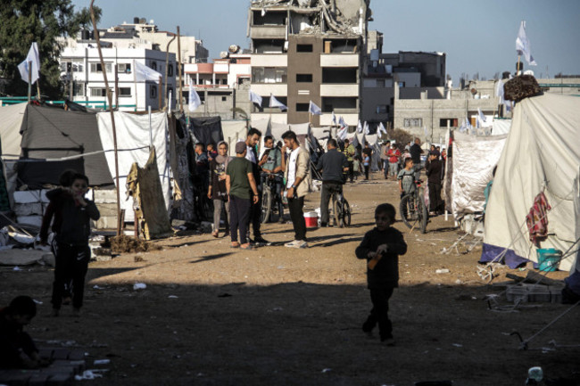 november-3-2024-gaza-city-the-gaza-strip-palestine-an-overview-of-the-tent-camp-set-up-in-the-al-yarmouk-neighborhood-gaza-city-gaza-displaced-palestinians-sought-refuge-here-after-fleeing-the