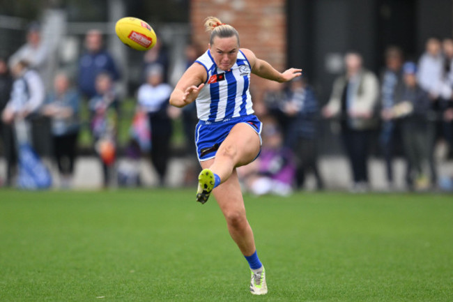 melbourne-australia-08th-sep-2024-vikki-wall-of-the-kangaroos-during-the-aflw-round-2-match-between-the-north-melbourne-kangaroos-and-the-geelong-cats-at-arden-street-oval-sunday-september-8-202