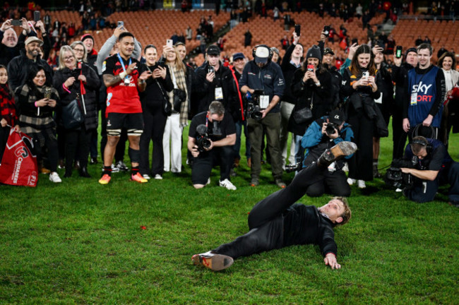 scott-robertson-celebrates-with-a-dance-after-the-game