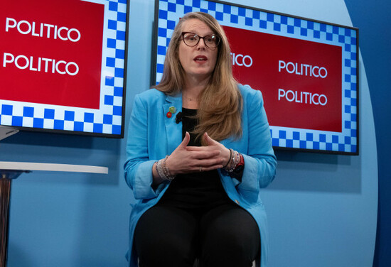 chicago-united-states-of-america-21st-aug-2024-jen-omalley-dillon-campaign-chair-harris-walz-is-interviewed-at-the-cnnpolitico-grill-outside-the-2024-democratic-national-convention-at-the-uni