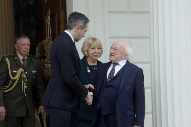 TAOISEACH PRESIDENT HIGGINS DAIL DIS MX-10