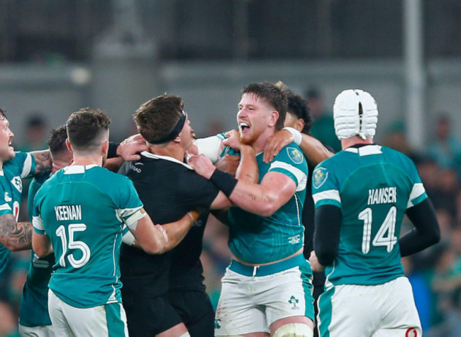 8th-november-2024-aviva-stadium-dublin-ireland-autumn-rugby-international-ireland-versus-new-zealand-scott-barrett-c-of-new-zealand-and-joe-mccarthy-of-ireland-involved-in-a-shoving-match