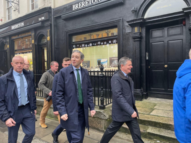 taoiseach-simon-harris-and-minister-paschal-donohoe-canvassing-voters-on-capel-street-in-dublin-picture-date-thursday-november-14-2024