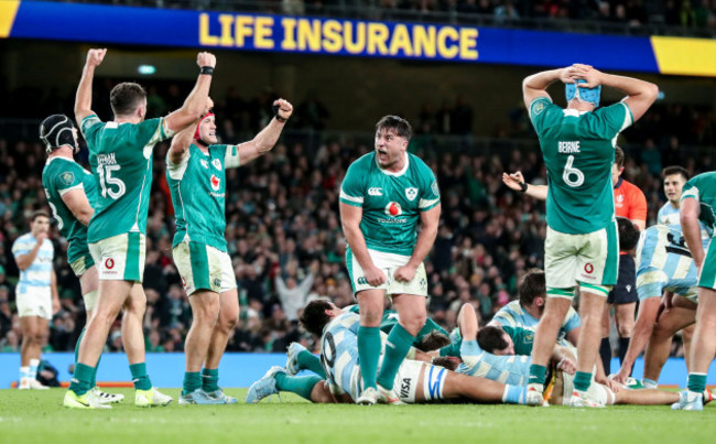 thomas-clarkson-celebrates-at-the-final-whistle