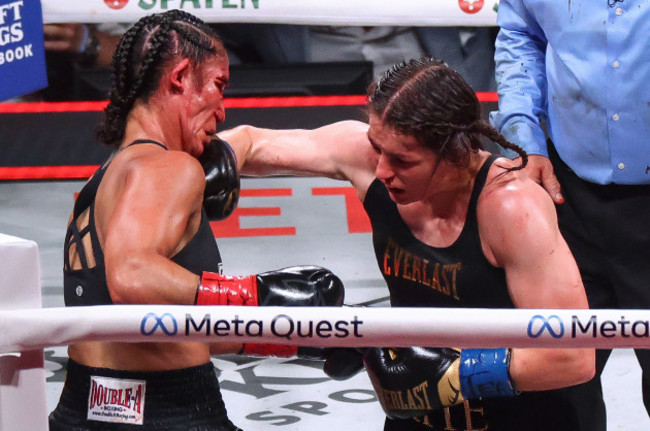 katie-taylor-lands-a-punch-on-amanda-serrano