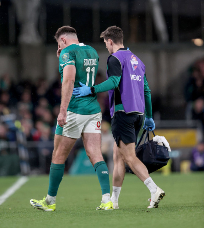 irelands-jacob-stockdale-walks-of-the-pitch-injured