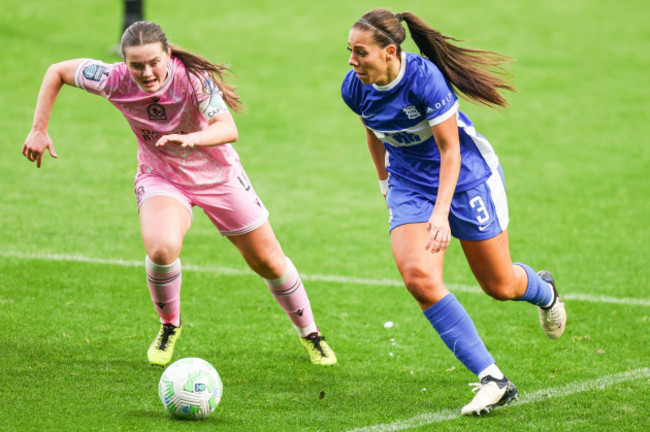 birmingham-uk-06th-oct-2024-4-tyler-toland-of-blackburn-attempts-to-hold-off-the-attacking-run-by-3-ellie-mason-of-birmingham-during-the-womens-championship-match-between-birmingham-city-women