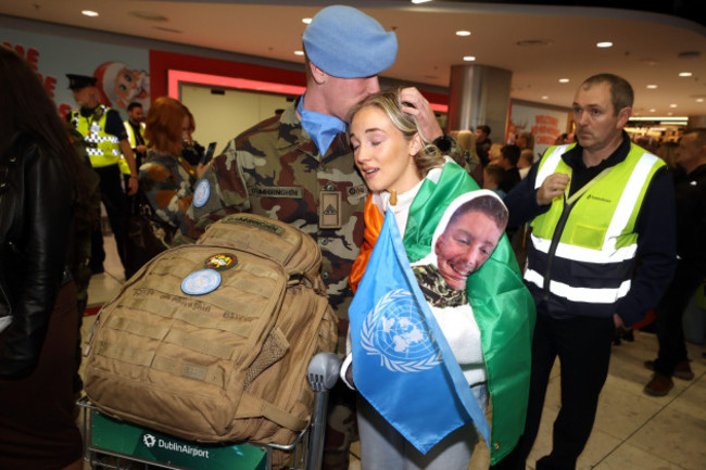 ian-oaimhirnghin-is-reunited-with-his-girlfriend-fiona-doyle-after-arriving-home-at-terminal-1-of-dublin-airport-where-irish-defence-forces-are-returning-home-after-six-month-deployment-in-south-leb