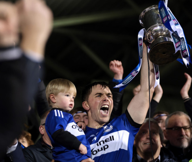 conor-osullivan-lifts-the-trophy-with-his-son-shay