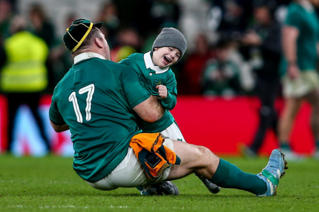 cian-healy-with-his-son-beau-after-the-game