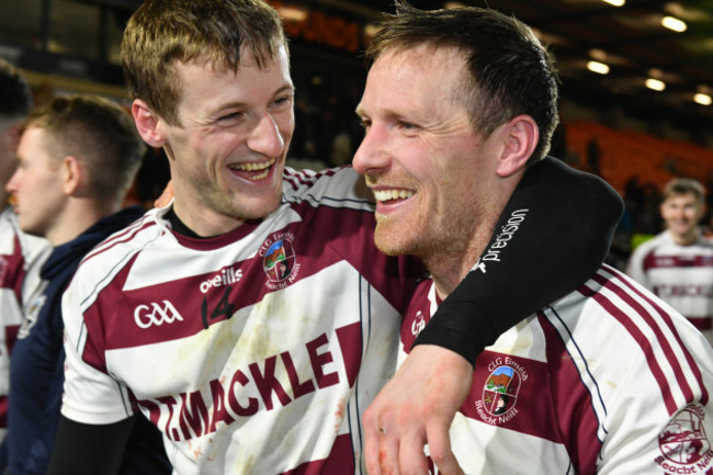 brendan-rogers-and-se-mcguigan-celebrate-after-the-game