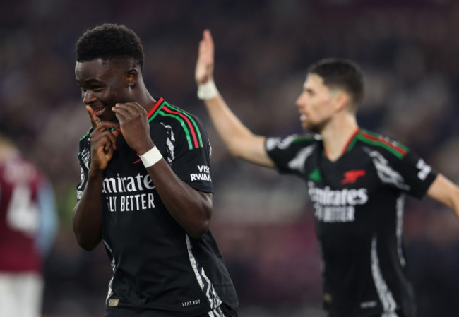 london-uk-30th-nov-2024-bukayo-saka-of-arsenal-celebrates-after-scoring-to-make-it-5-2-during-the-premier-league-match-at-the-london-stadium-london-picture-credit-should-read-paul-terrysportim