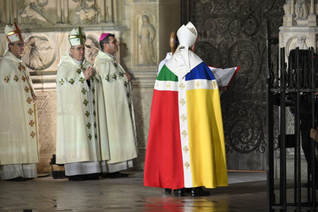 paris-france-07th-dec-2024-opening-of-doors-ceremony-at-official-reopening-ceremony-of-notre-dame-cathedral-in-paris-france-on-december-7-2024-after-more-than-five-years-of-reconstruction-work