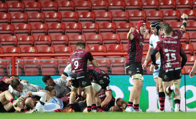 james-dun-celebrates-his-sides-first-try