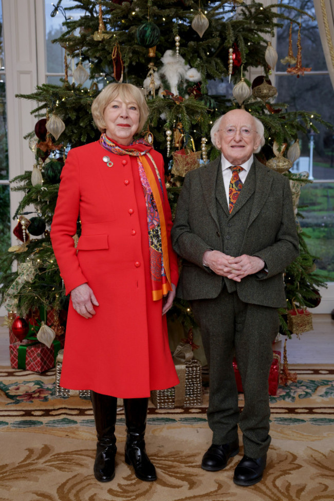 PRES HIGGINS CHRISTMAS PHOTO MAX-2