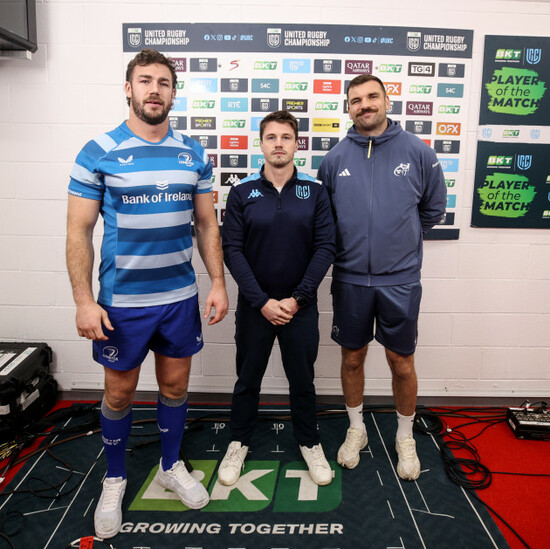 caelan-doris-with-sam-grove-white-and-tadhg-beirne-at-the-coin-toss