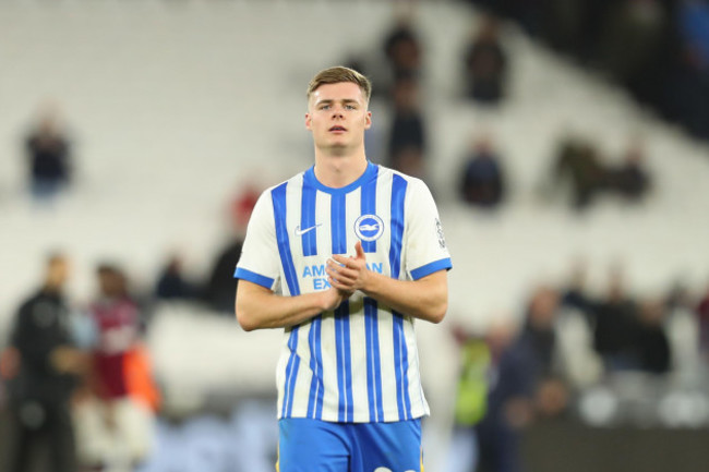 london-stadium-london-uk-21st-dec-2024-premier-league-football-west-ham-united-versus-brighton-and-hove-albion-evan-ferguson-of-brighton-and-hove-albion-thanking-the-fans-after-the-match-credi