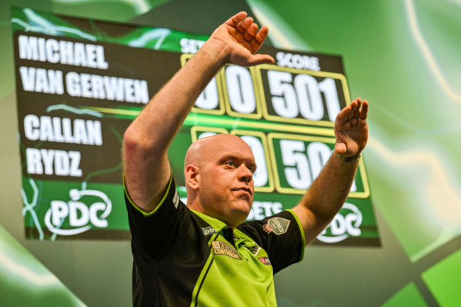 alexandra-palace-london-uk-1st-jan-2025-202425-pdc-paddy-power-world-darts-championships-day-14-michael-van-gerwen-salutes-the-fans-before-his-match-against-callan-rydz-in-the-quarter-final-cre