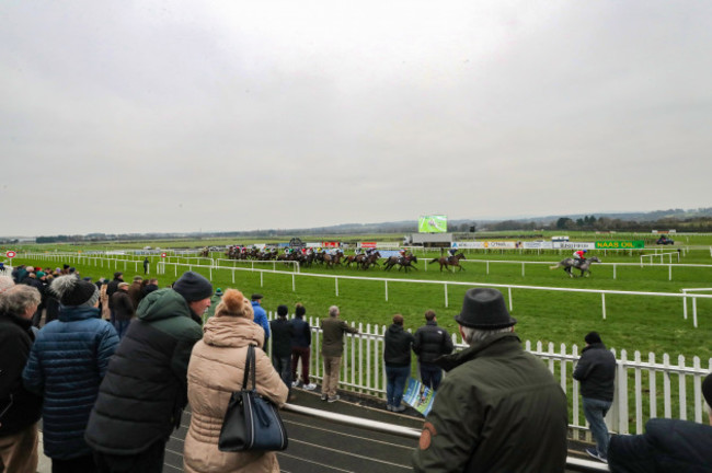 a-view-of-runners-and-riders-in-the-matt-britton-irish-ebf-maiden-hurdle