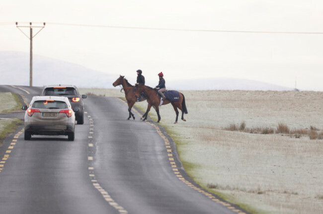 RIDERS ON THE FREEZING PLAINS 7833_90719903 (1)