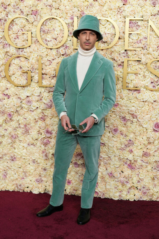 jeremy-strong-arrives-at-the-82nd-golden-globes-on-sunday-jan-5-2025-at-the-beverly-hilton-in-beverly-hills-calif-photo-by-jordan-straussinvisionap