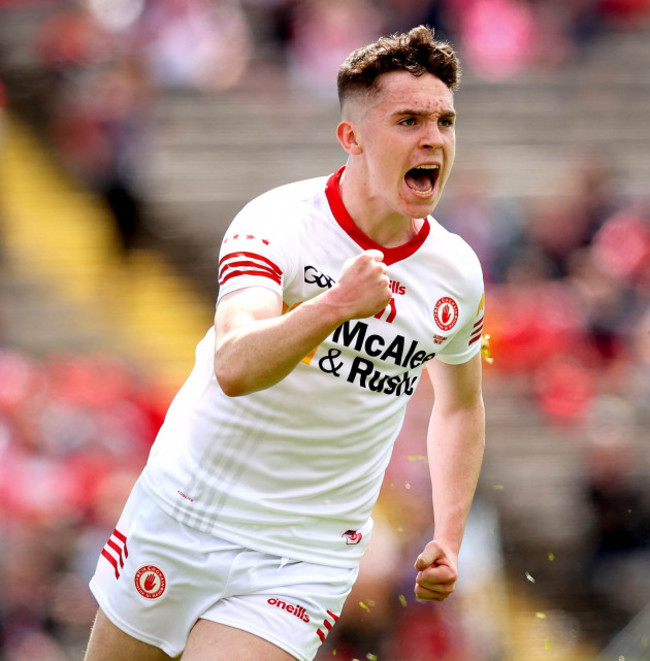 eoin-mcelholm-celebrates-scoring-the-first-goal