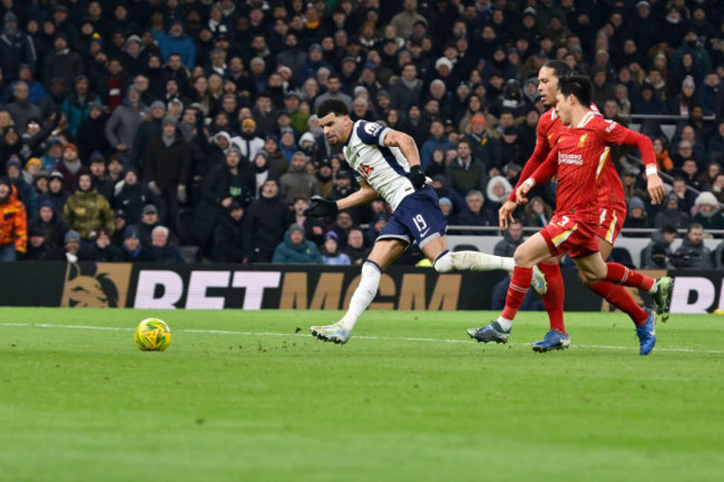 london-uk-8th-jan-2025-no-goal-dominic-solanke-of-tottenham-hotspur-judged-offside-during-the-spurs-vs-liverpool-carabao-cup-semi-final-first-leg-tie-at-the-tottenham-hotspur-stadium-london-this