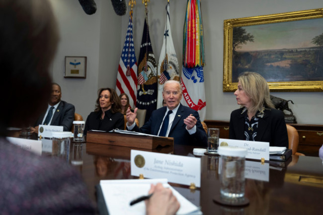 president-joe-biden-and-vice-president-kamala-harris-accompanied-by-homeland-security-advisor-elizabeth-sherwood-randall-right-lead-a-briefing-regarding-the-federal-response-to-the-spread-of-wildfi