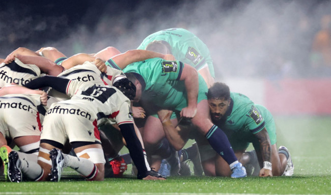 bundee-aki-playing-flanker-in-the-scrum