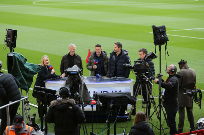 the-sky-sports-commentary-team-during-graeme-souness-last-appearance-as-a-pundit-left-to-right-kelly-cates-graeme-souness-robbie-keane-jamie-redknapp-gary-neville-premier-league-match-liverpoo