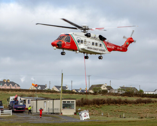 Generator airlifted to Aran Islands 1