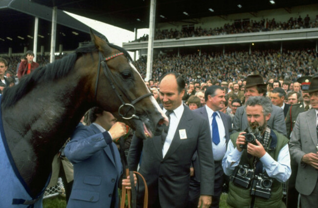 shergar-with-aga-khan-1980