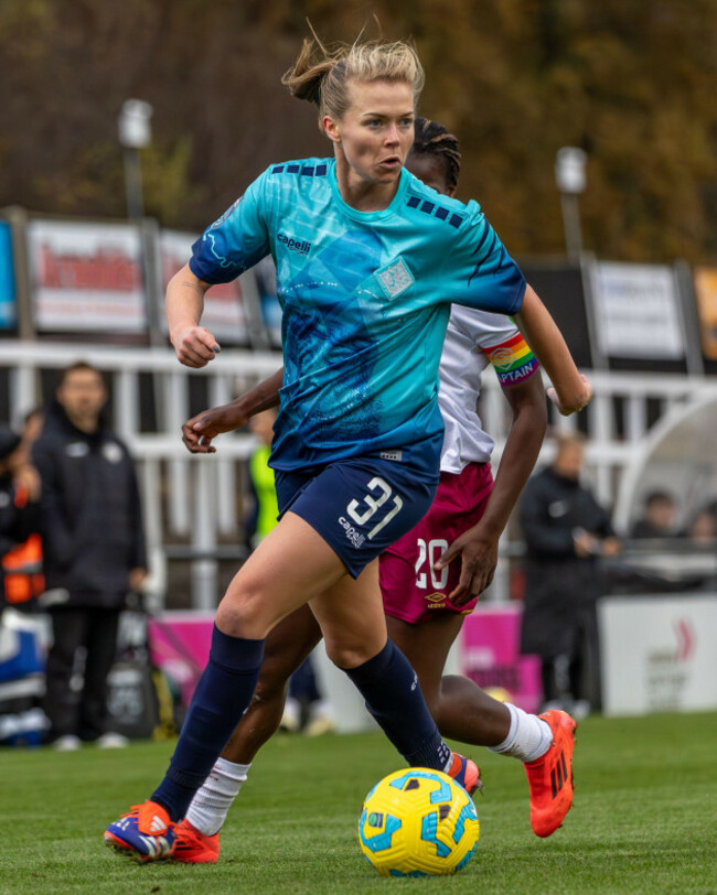 london-city-lionesses-against-west-ham-utd-women-in-the-subway-league-cup-november-2024-at-hayes-lane-home-of-bromley-fc-london-uk