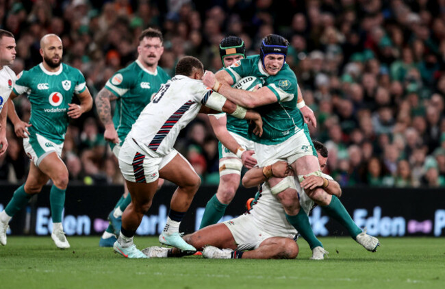 ryan-baird-tackled-by-ellis-genge-and-ollie-lawrence