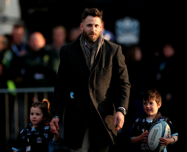 tommy-seymour-is-introduced-to-the-crowd