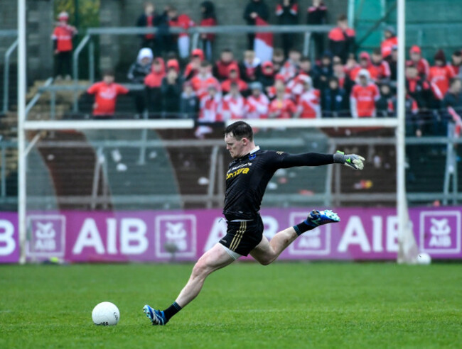 rory-beggan-kicks-a-free