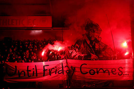 st-pats-fans-set-off-smoke-bombs-and-flares-in-the-crowd-ahead-of-the-game