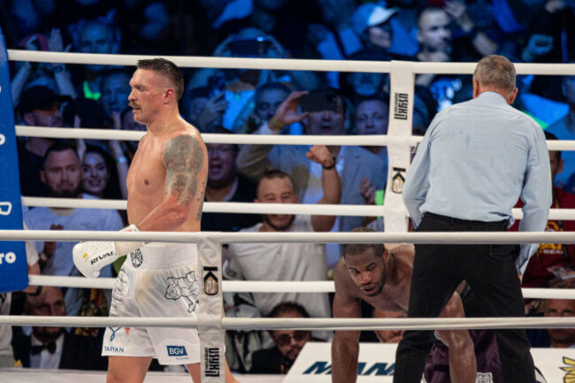 wroclaw-polska-27th-aug-2023-august-27-2023-wroclaw-polska-2023-08-27-wroclaw-boks-walka-o-mistrzostwo-swiata-organizacji-ibf-wba-wbo-ibo-i-the-ring-oleksander-usyk-daniel-dubois-nz-oleksan